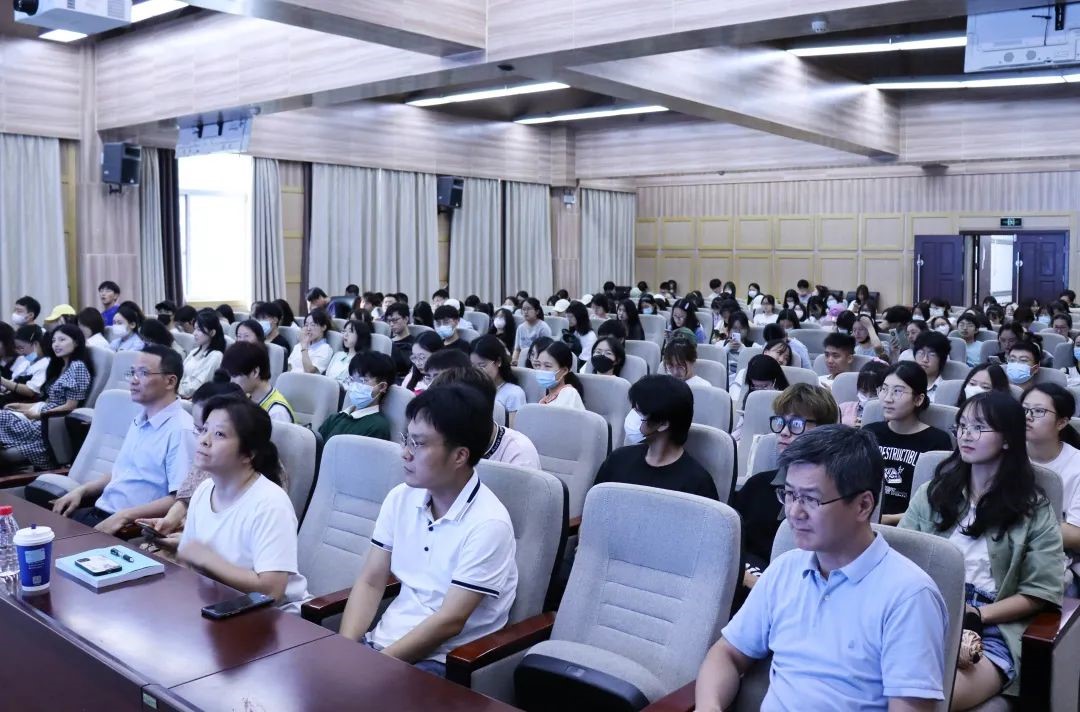 【“教与学的革命”珞珈论坛williamhill中国官网入口分论坛】丨公司召开2021级本科生分专业指导会