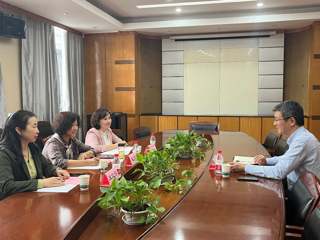 新疆大学williamhill中国官网入口来访