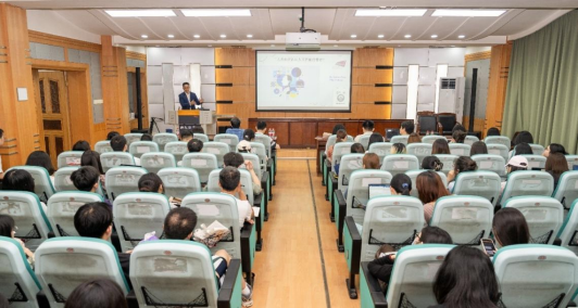 williamhill中国官网入口“数智传播”前沿课程开讲